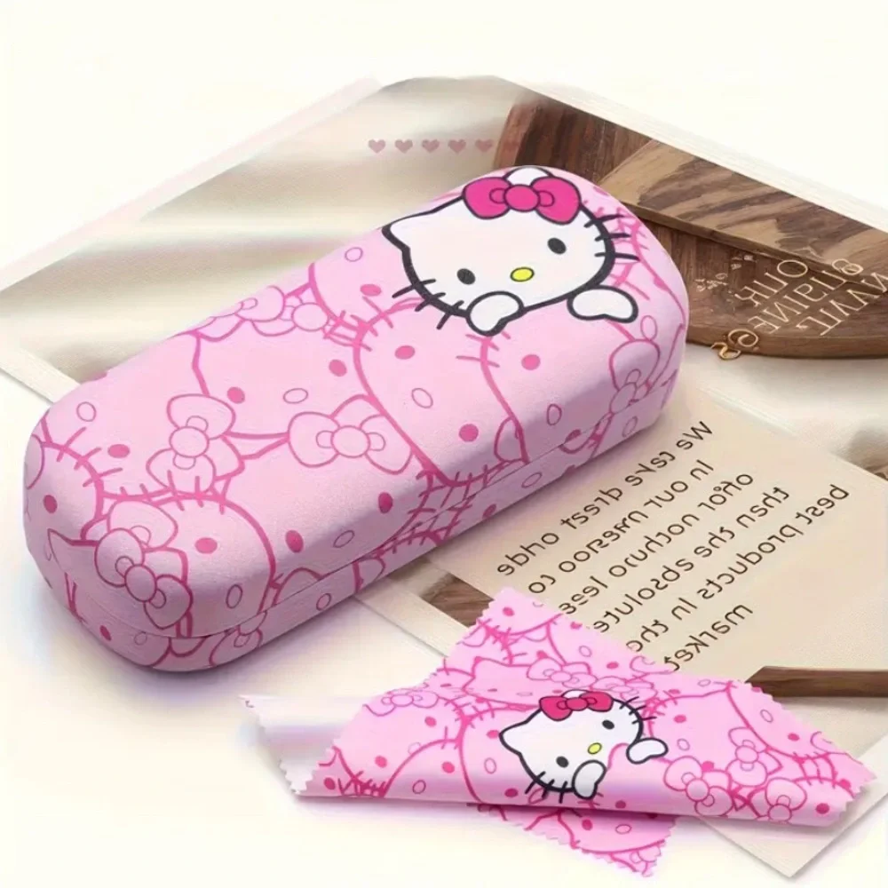 (New in package)Hello Kitty Pink Glasses Case